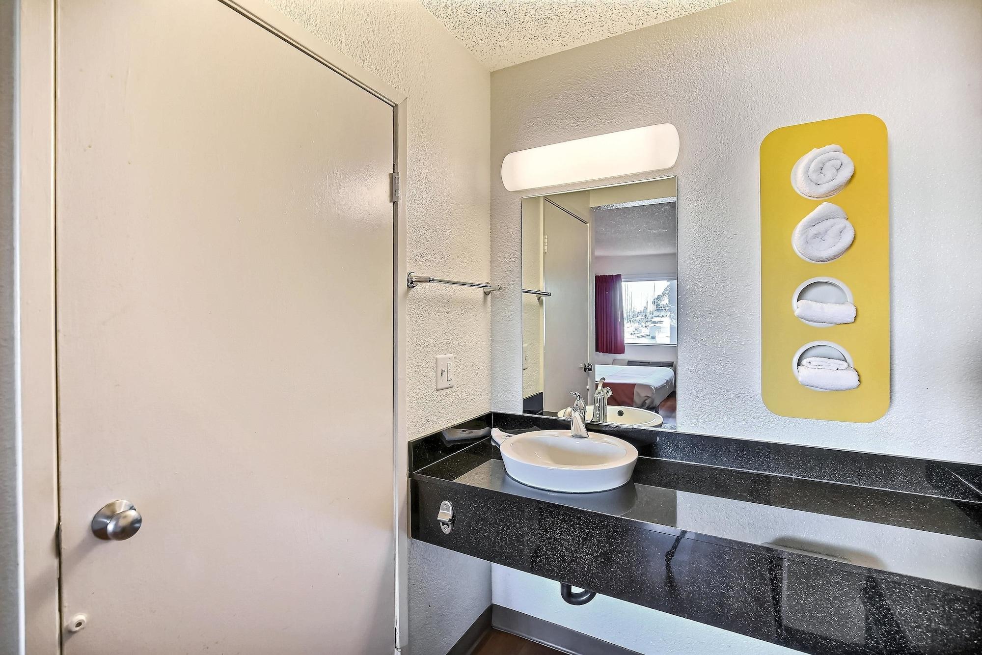 Motel 6-Oakland, Ca - Embarcadero ภายนอก รูปภาพ