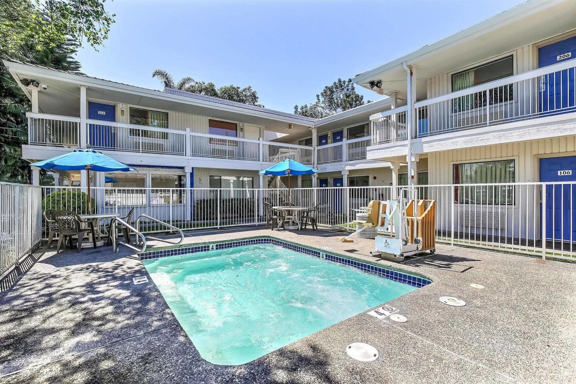 Motel 6-Oakland, Ca - Embarcadero ภายนอก รูปภาพ