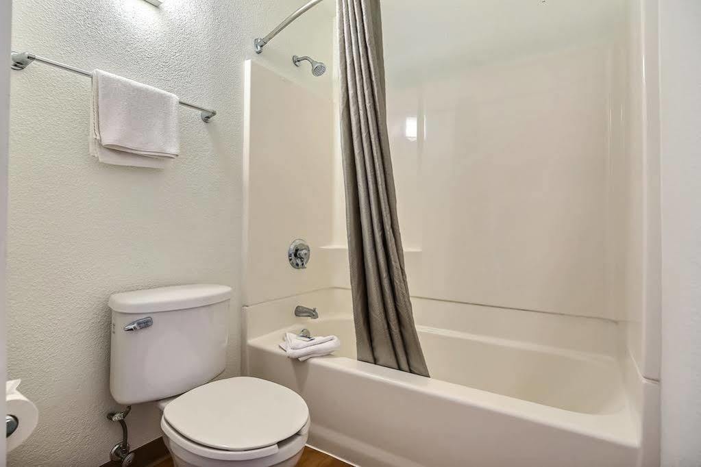 Motel 6-Oakland, Ca - Embarcadero ภายนอก รูปภาพ